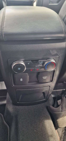 Ford Explorer 3.0 EcoBoost V6, снимка 13