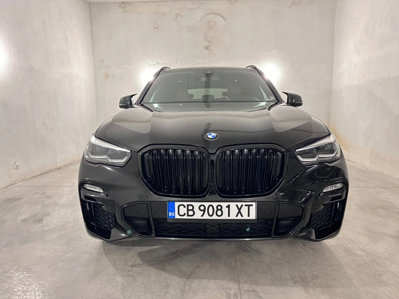 BMW X5 40i* SWAROVSKI* М-пакет* Панорама* Вакум, снимка 2 - Автомобили и джипове - 47056259