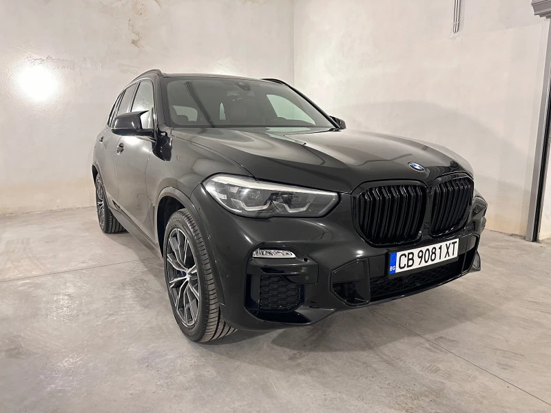 BMW X5 40i* SWAROVSKI* М-пакет* Панорама* Вакум, снимка 3 - Автомобили и джипове - 47056259