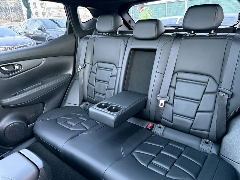 Nissan Qashqai 1.2 DIG-T Automatic Tekna, снимка 11 - Автомобили и джипове - 52826374