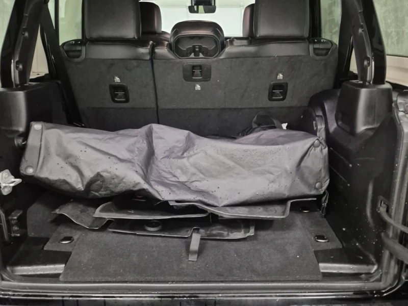 Jeep Wrangler 2022 UNLIMITED SAHARA * CARFAX * БЕЗ ПЪРВОНАЧАЛНА, снимка 16 - Автомобили и джипове - 52831566