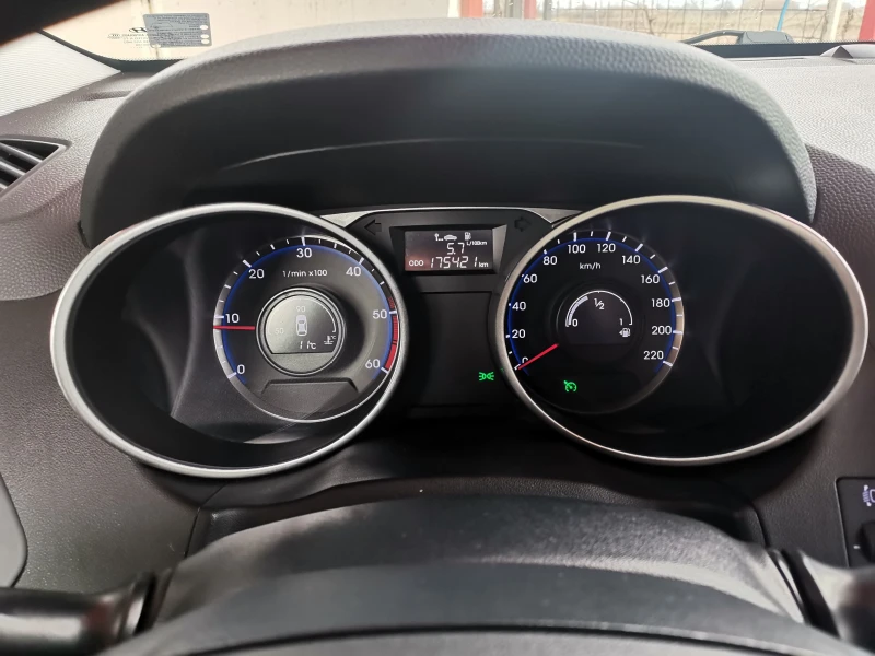Hyundai IX35 1, 7cdti фейс, снимка 13 - Автомобили и джипове - 53342122