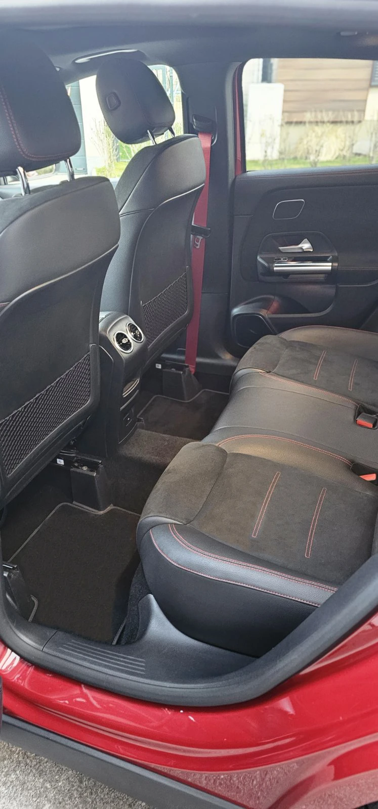 Mercedes-Benz GLA 35 AMG, снимка 6 - Автомобили и джипове - 54351607