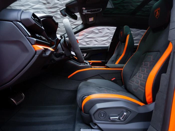 Lamborghini Urus SE Arancio Apodis B&O Panorama, снимка 6 - Автомобили и джипове - 56202101