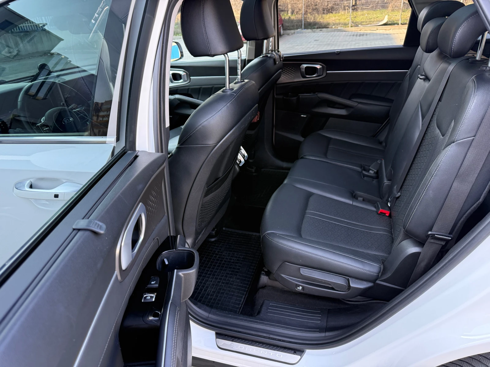 Kia Sorento, снимка 12 - Автомобили и джипове - 53742237