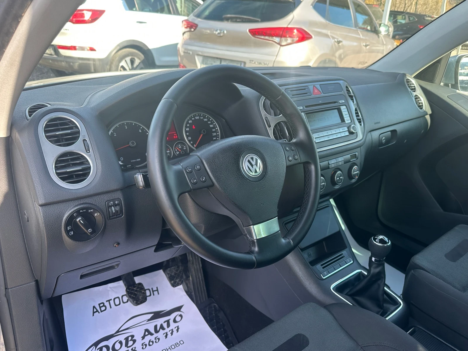 VW Tiguan 2.0TDI-4x4-140к.с-КЛИМАТРОНИК-МУЛТИ, снимка 9 - Автомобили и джипове - 54142715