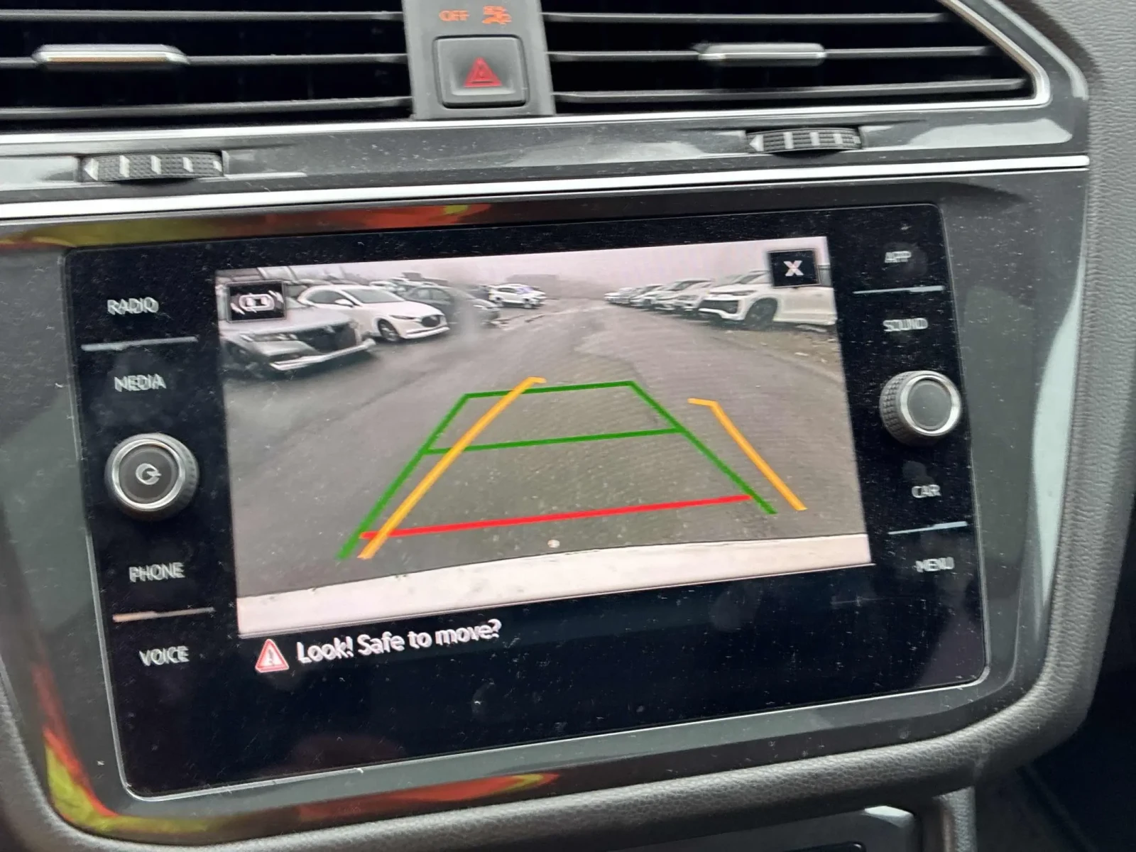 VW Tiguan AWD R-LINE* ПОДГРЕВ* ПАНО* М.ТОЧКА* КАМЕРА* CARPLA, снимка 10 - Автомобили и джипове - 54623907