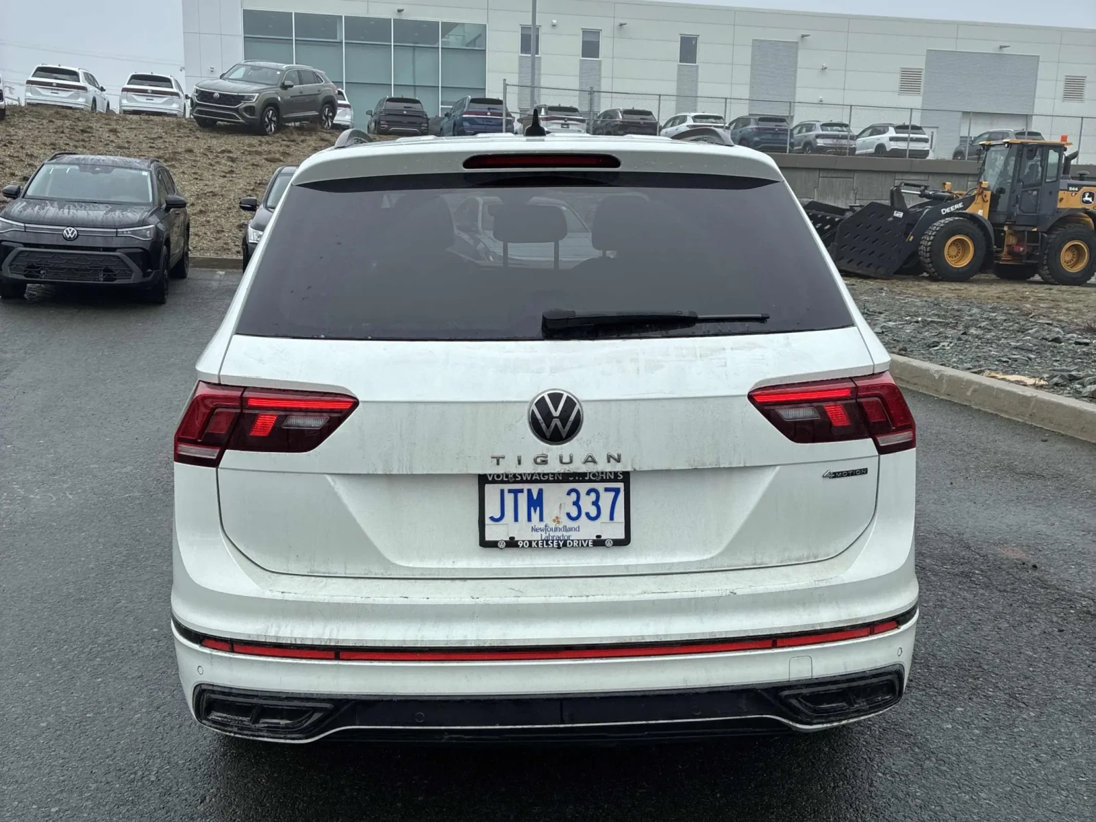 VW Tiguan AWD R-LINE* ПОДГРЕВ* ПАНО* М.ТОЧКА* КАМЕРА* CARPLA, снимка 3 - Автомобили и джипове - 54623907