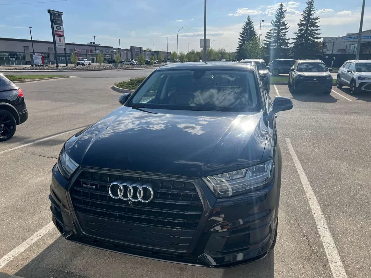 Audi Q7 MATRIX* 360* ГЛАВНО ПРЕДСТАВИТЕЛСТВО НА VOLKSWAGEN, снимка 2 - Автомобили и джипове - 54714475