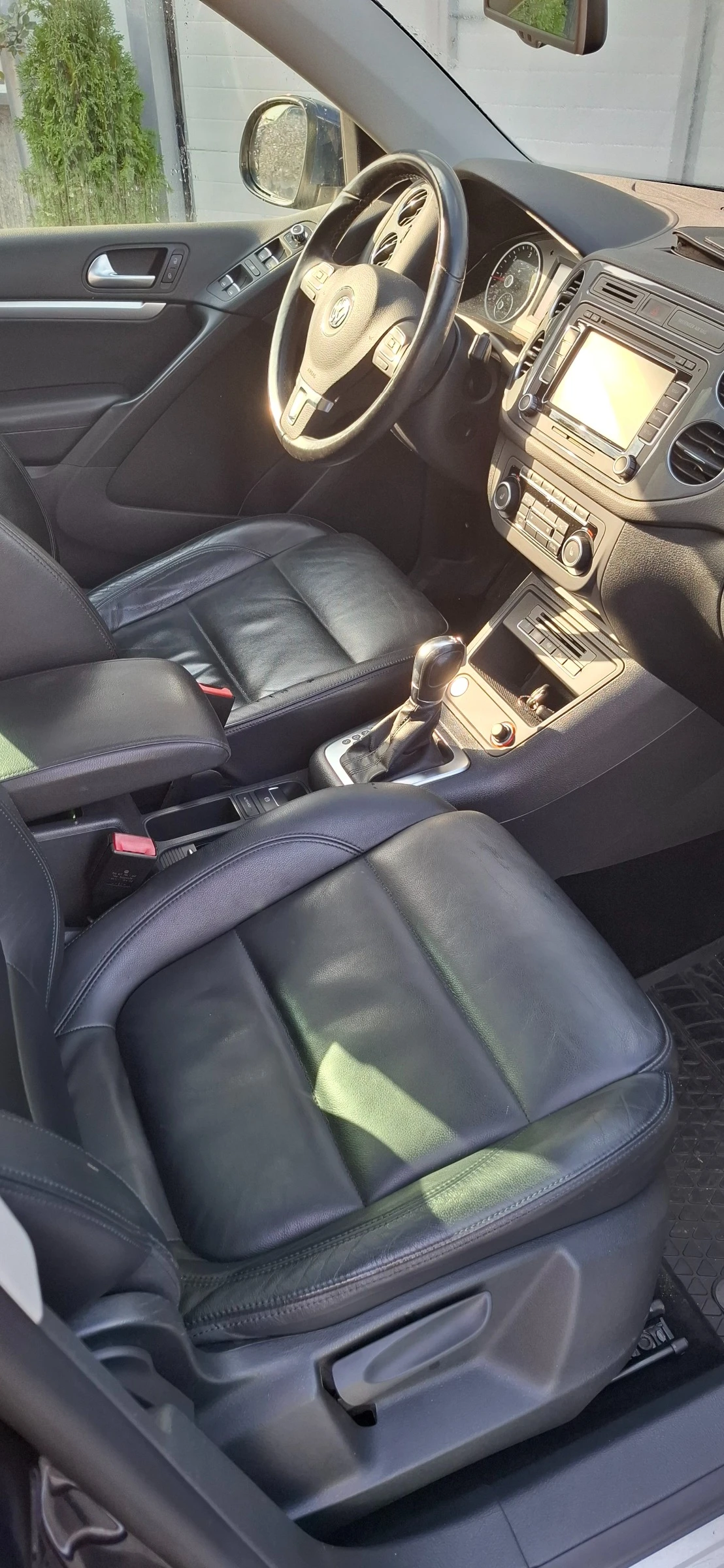 VW Tiguan 2.0 TDI 4X4, снимка 11 - Автомобили и джипове - 55828674