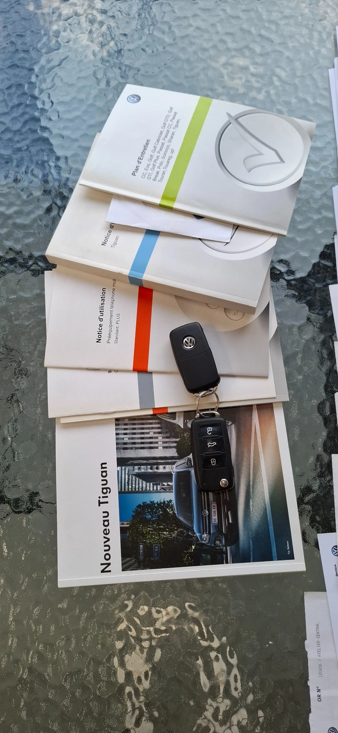 VW Tiguan 2.0 TDI 4X4, снимка 16 - Автомобили и джипове - 55828674