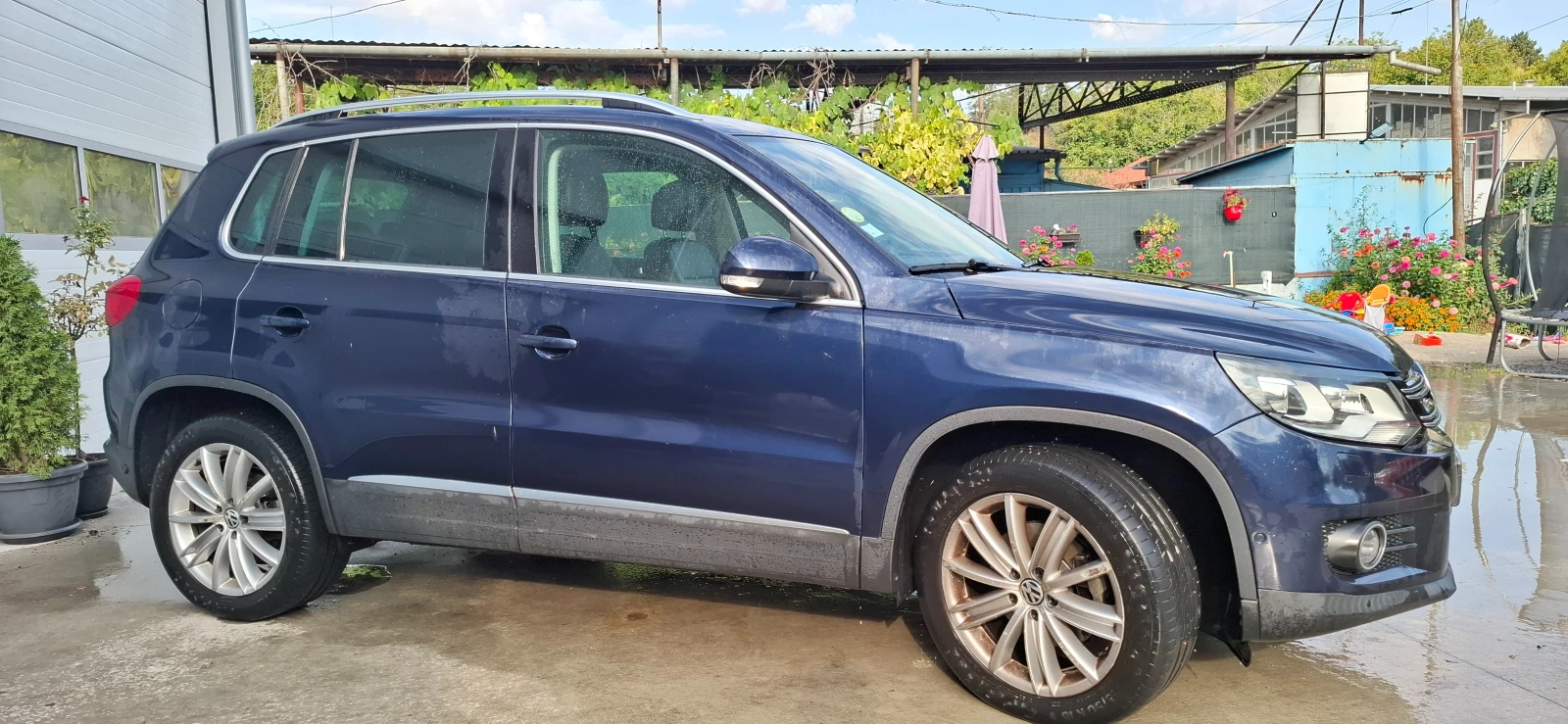 VW Tiguan 2.0 TDI 4X4, снимка 2 - Автомобили и джипове - 55828674
