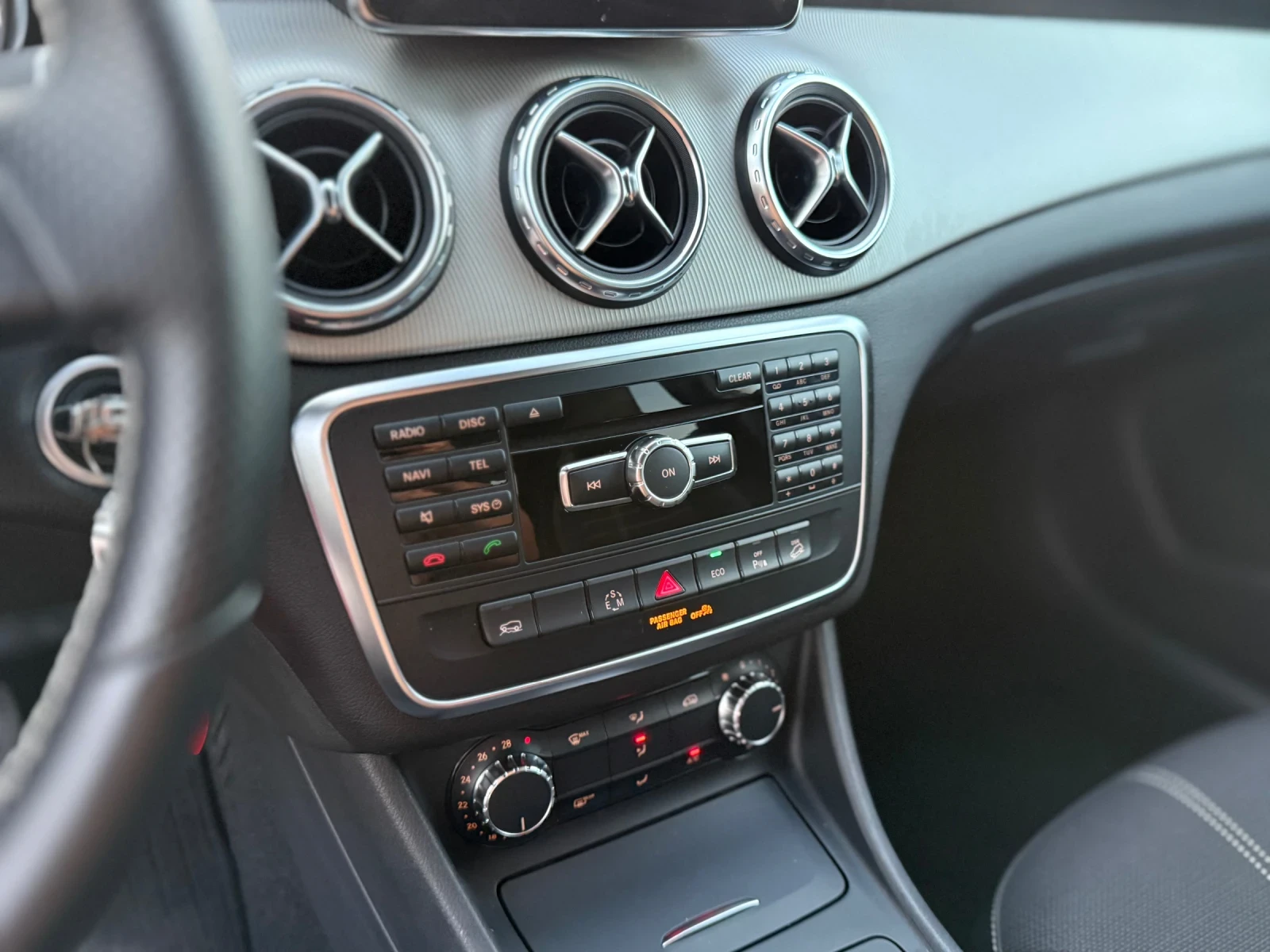 Mercedes-Benz GLA 220 4MATIC* 170КС* АВТОМАТ* КОЖА* НАВИ, снимка 12 - Автомобили и джипове - 55838004
