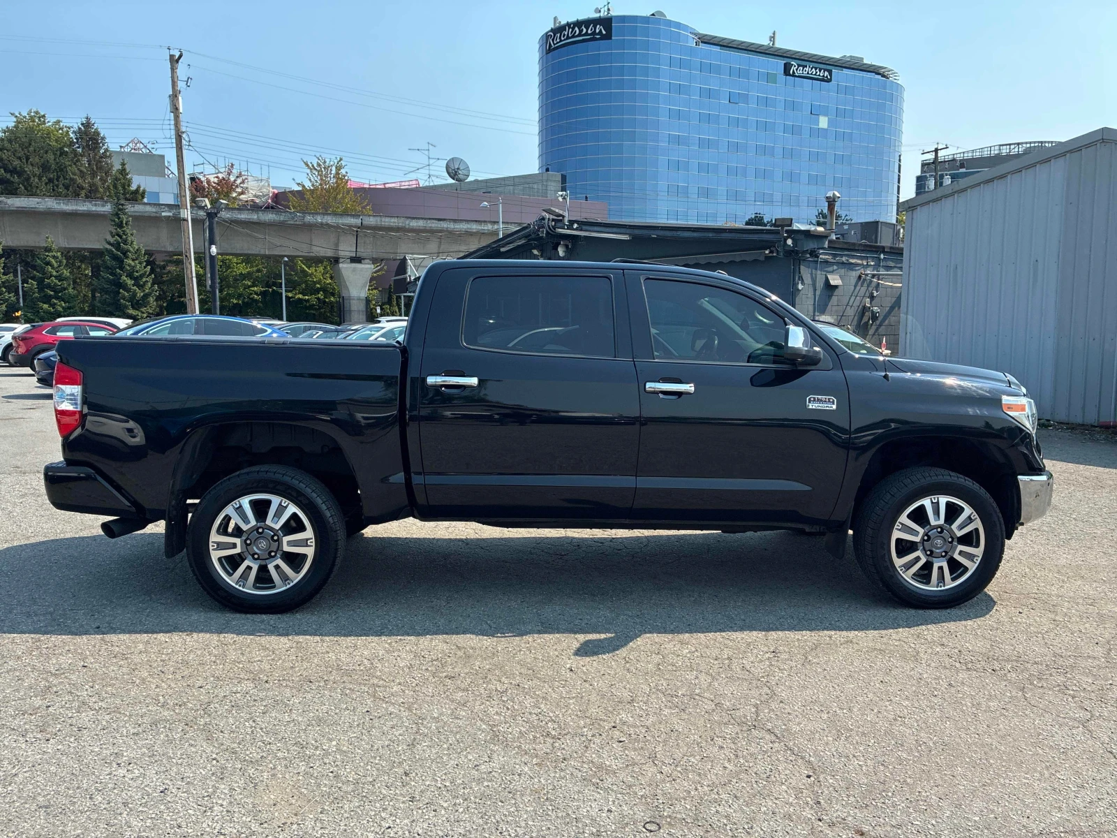 Toyota Tundra 4x4 Crewmax Platinum 5.7L| ОБДУХ| , снимка 3 - Автомобили и джипове - 56068559