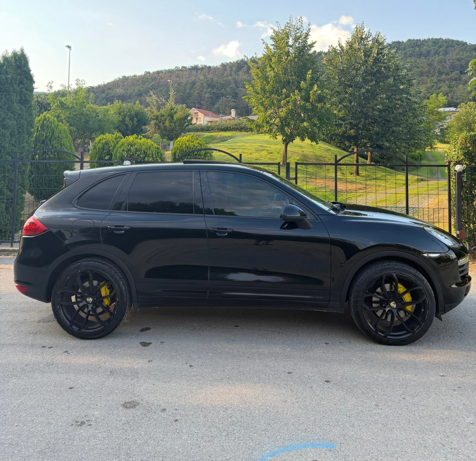 Porsche Cayenne 3.0d/Обслужен , снимка 2 - Автомобили и джипове - 56514832