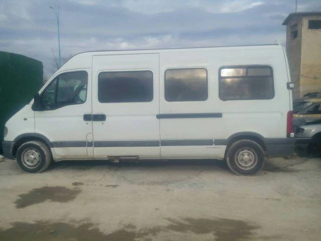 Renault Master 3 броя Мастерс и мовано , снимка 2 - Бусове и автобуси - 23841953