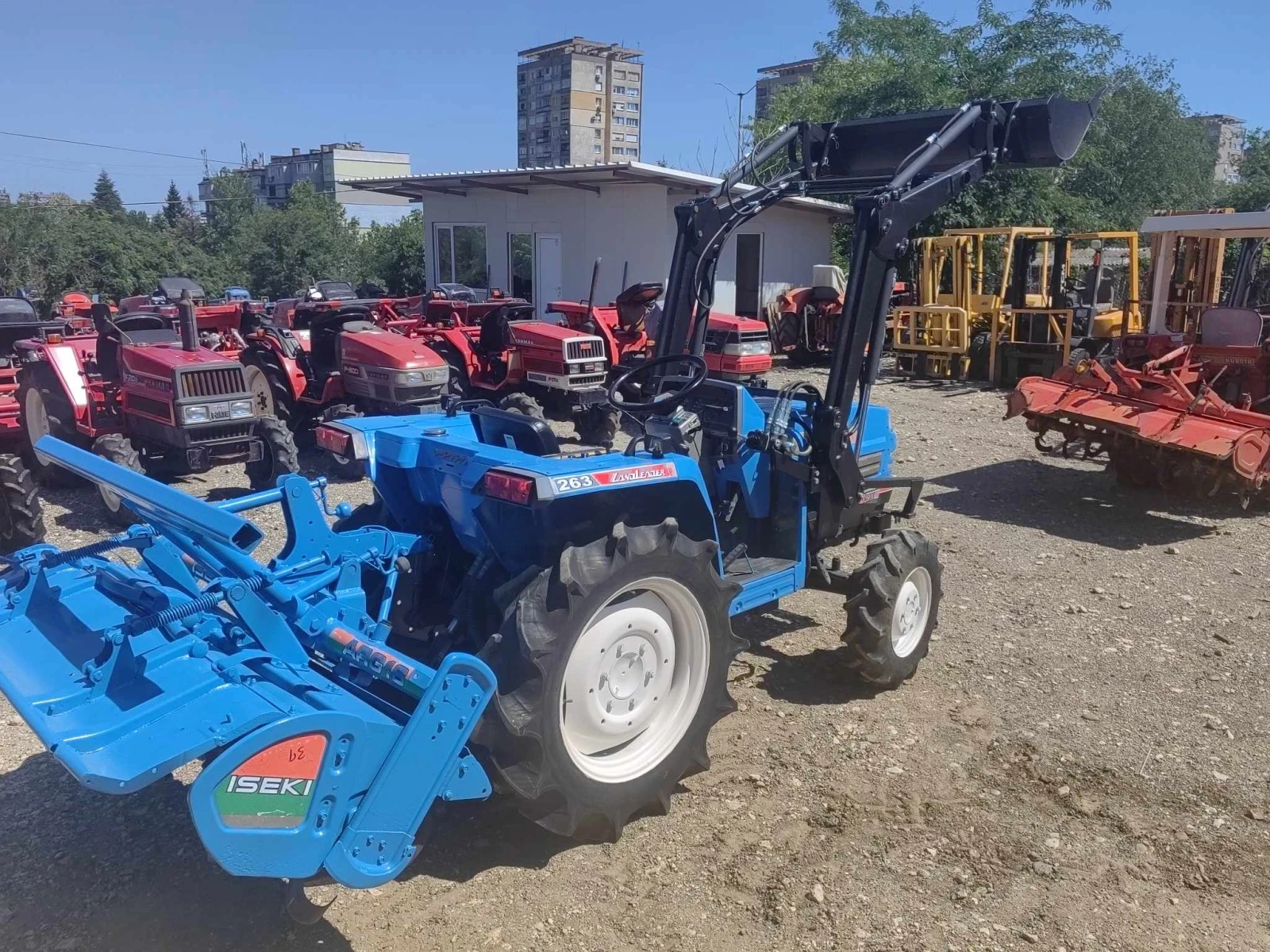Трактор ISEKI TA263  4x4 - изображение 3