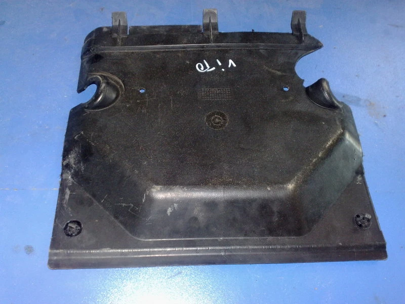 Пластмасово капаче за Мерцедес Вито номер:А6385450603