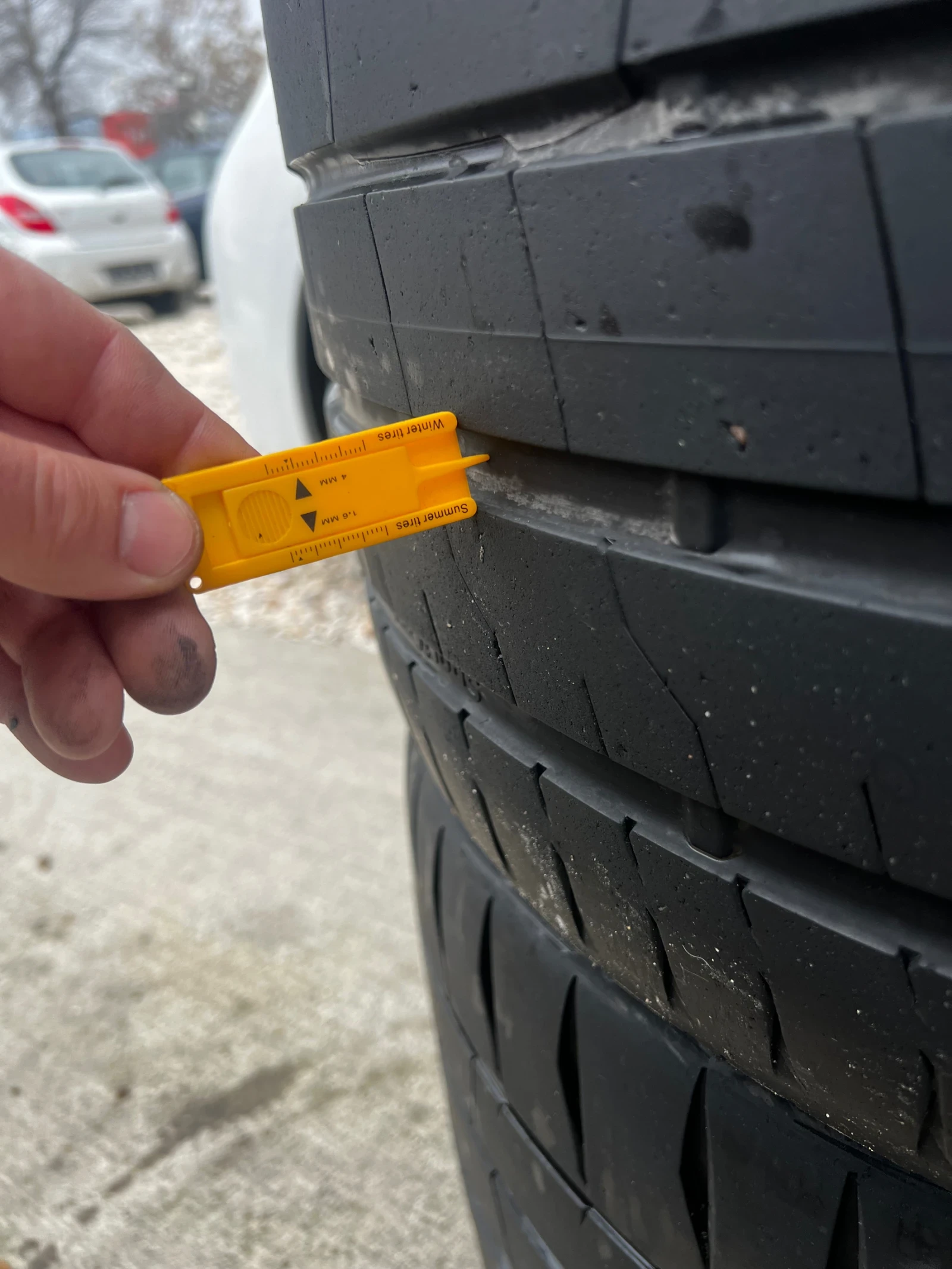 Гуми Летни 335/25R22, снимка 6 - Гуми и джанти - 53997951