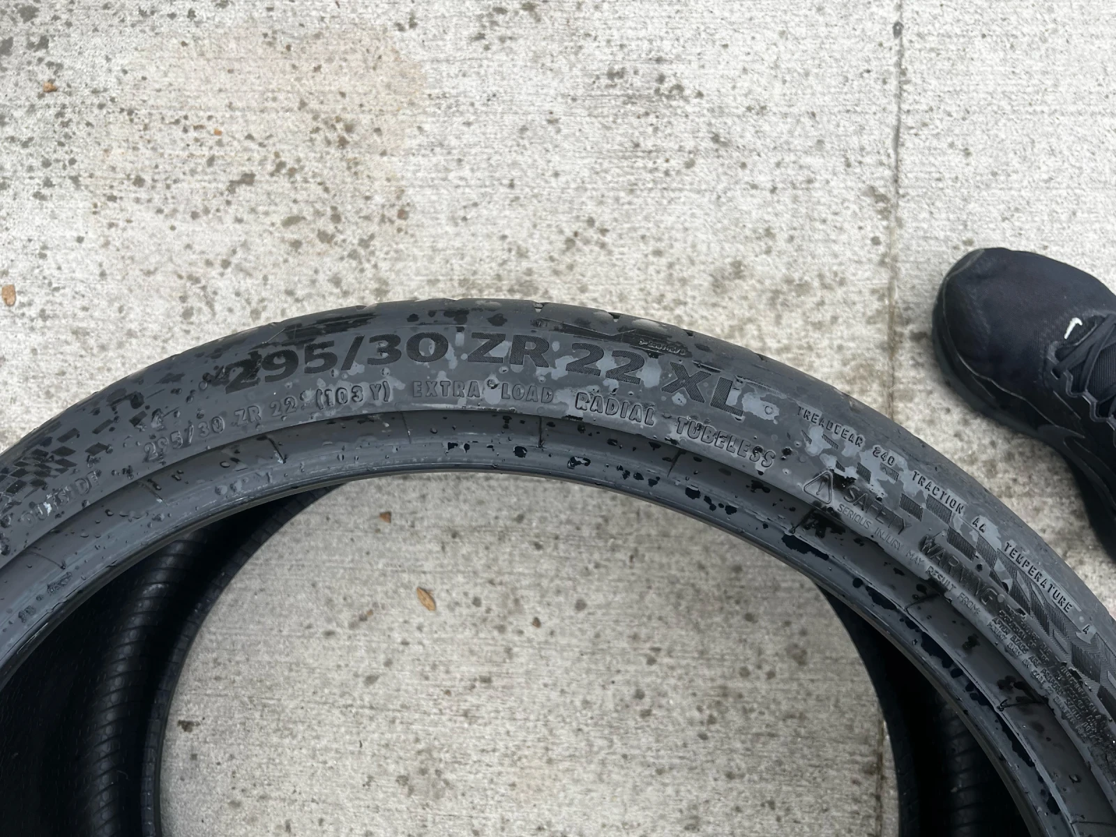 Гуми Летни 335/25R22, снимка 10 - Гуми и джанти - 53997951