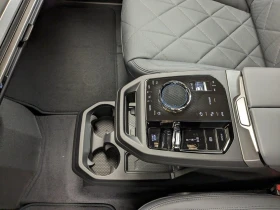 BMW iX M70/FACELIFT/ M-SPORT/H&K/ ICONIC GLOW/SKY LOUNGE/ - 208980 лв. - 92760052 10