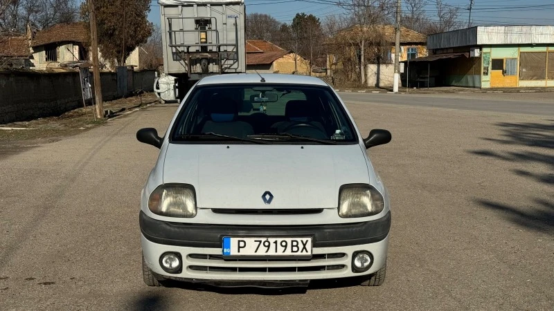 Renault Clio, снимка 2 - Автомобили и джипове - 47148818