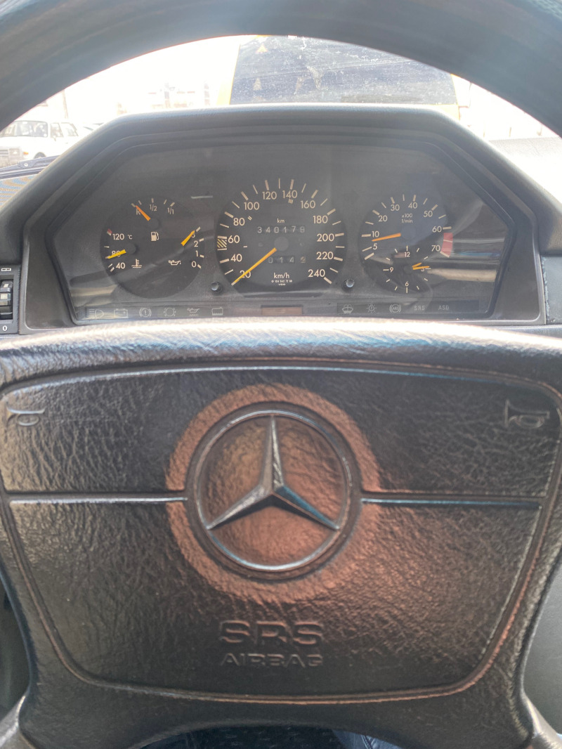 Mercedes-Benz 124 2.0i, снимка 12 - Автомобили и джипове - 45001671
