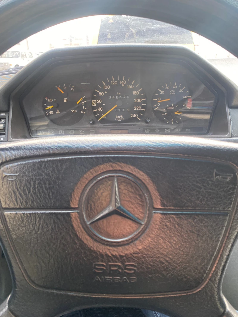 Mercedes-Benz 124 2.0i, снимка 12 - Автомобили и джипове - 47540762