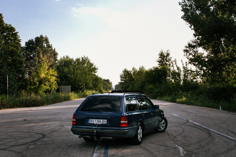 Mercedes-Benz 124 2.0i, снимка 7 - Автомобили и джипове - 47540762