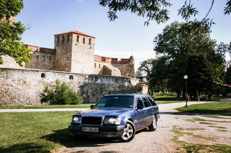 Mercedes-Benz 124 2.0i, снимка 11 - Автомобили и джипове - 47540762