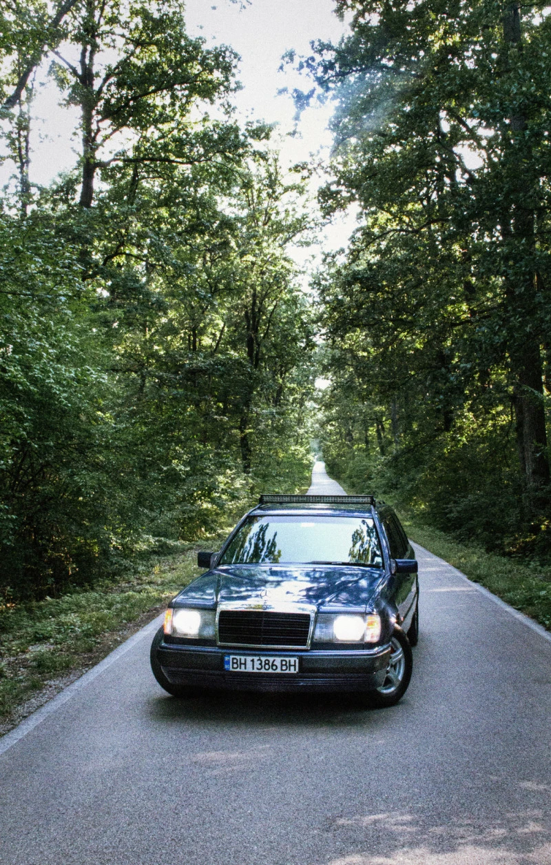 Mercedes-Benz 124 2.0i, снимка 5 - Автомобили и джипове - 47540762