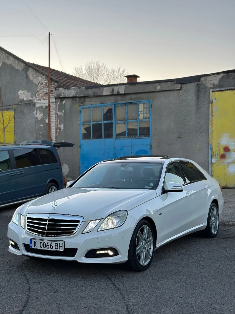 Mercedes-Benz E 220, снимка 1 - Автомобили и джипове - 47856831