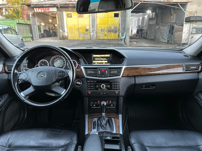 Mercedes-Benz E 220, снимка 10 - Автомобили и джипове - 47856831