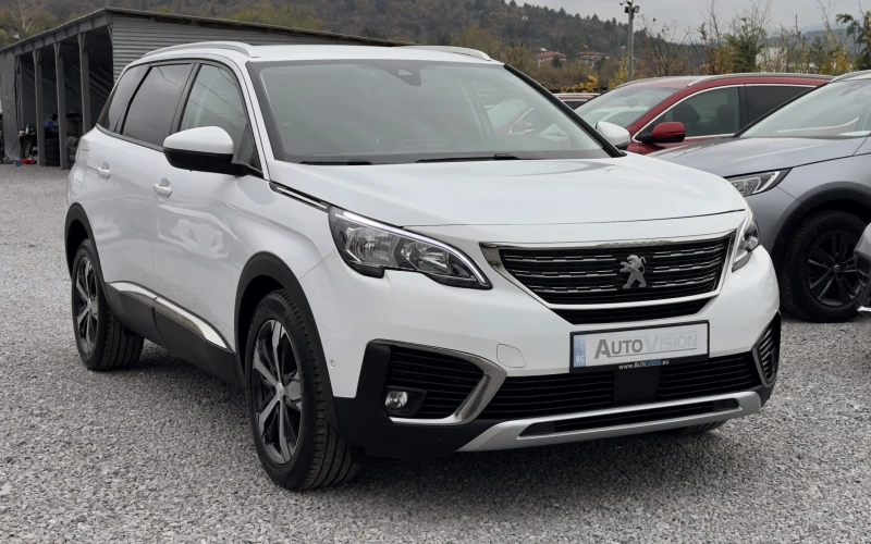 Peugeot 5008 1.6T 180кс.Allure Autom.Navi Carplay Кожа Подгрев, снимка 3 - Автомобили и джипове - 52583556