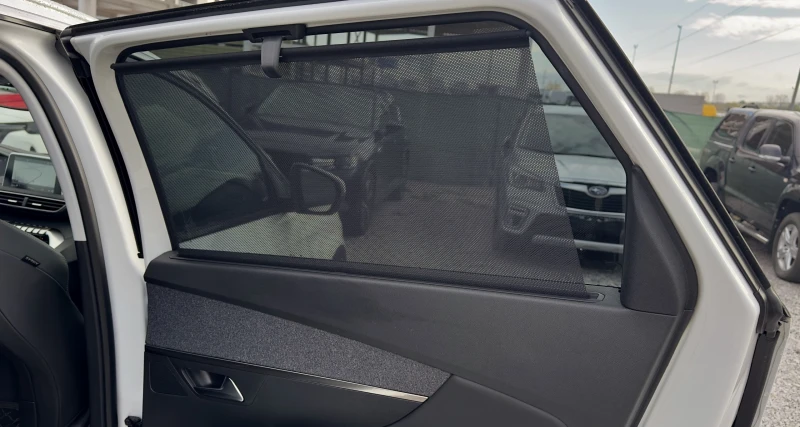 Peugeot 5008 1.6T 180кс.Autom.Navi Car play Camera Кожа Подгрев, снимка 14 - Автомобили и джипове - 52583556