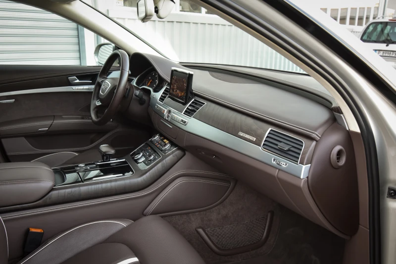 Audi A8 3.0TDI/DesignSelection/BOSE/Сервизна История, снимка 9 - Автомобили и джипове - 52624081