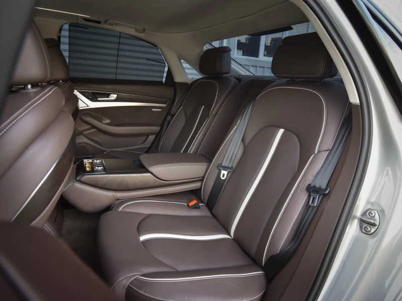 Audi A8 3.0TDI/DesignSelection/BOSE/Сервизна История, снимка 12 - Автомобили и джипове - 52624081