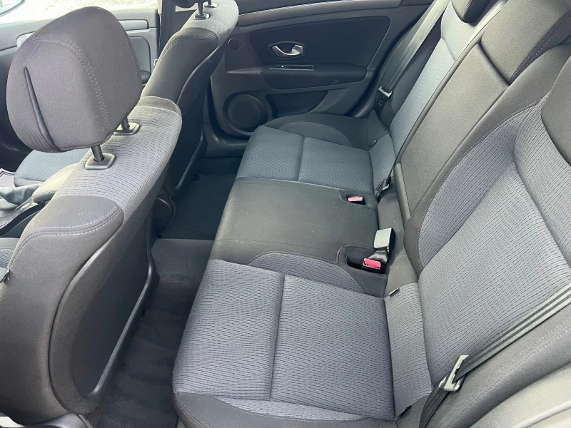 Renault Laguna 2.0dCi* ШВЕЙЦАРИЯ* , снимка 10 - Автомобили и джипове - 52839674