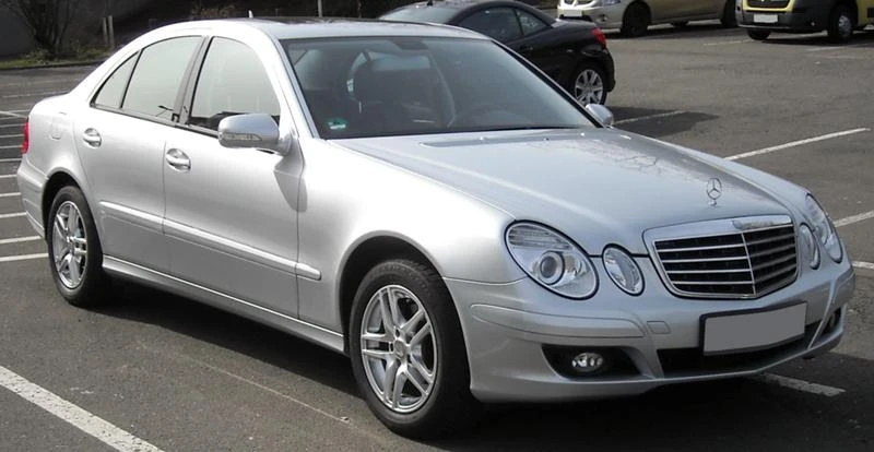 Mercedes-Benz E 200 CDI AUTOMAT, снимка 1 - Автомобили и джипове - 8399549