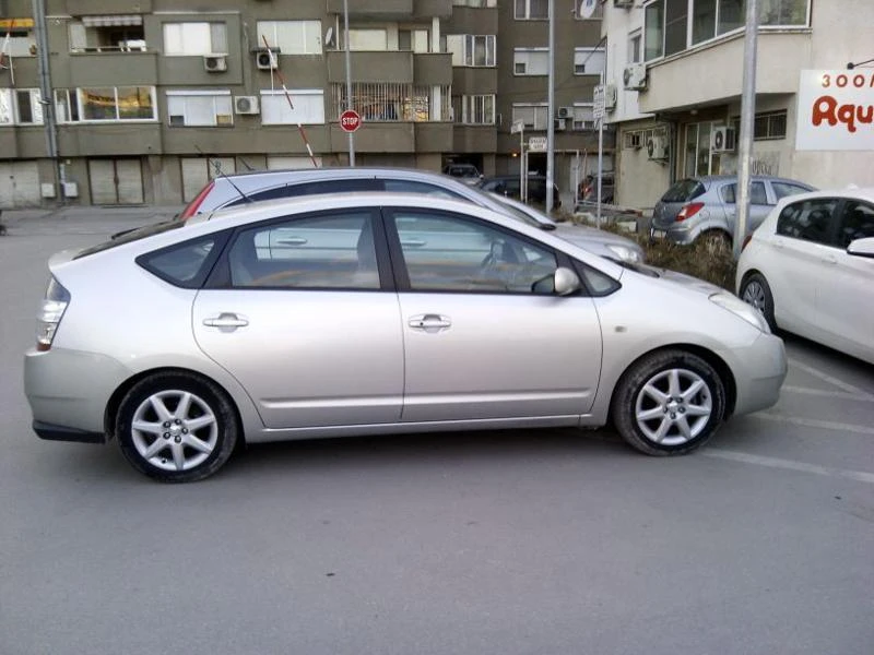 Toyota Prius 1.5 - изображение 3