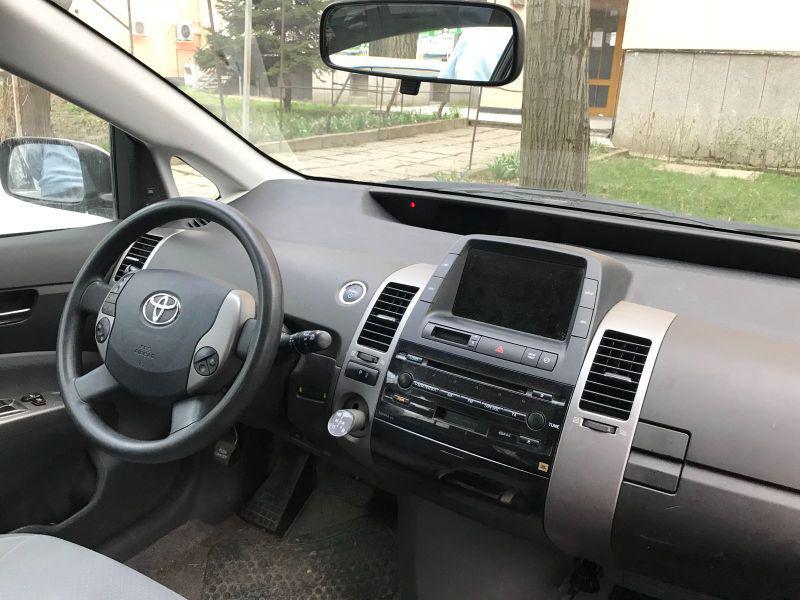 Toyota Prius 1.5, снимка 5 - Автомобили и джипове - 22459357