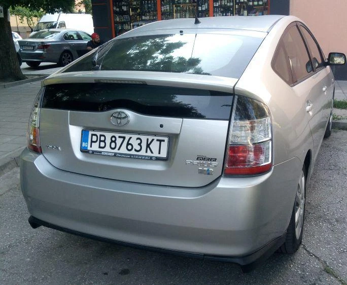 Toyota Prius 1.5 - изображение 2