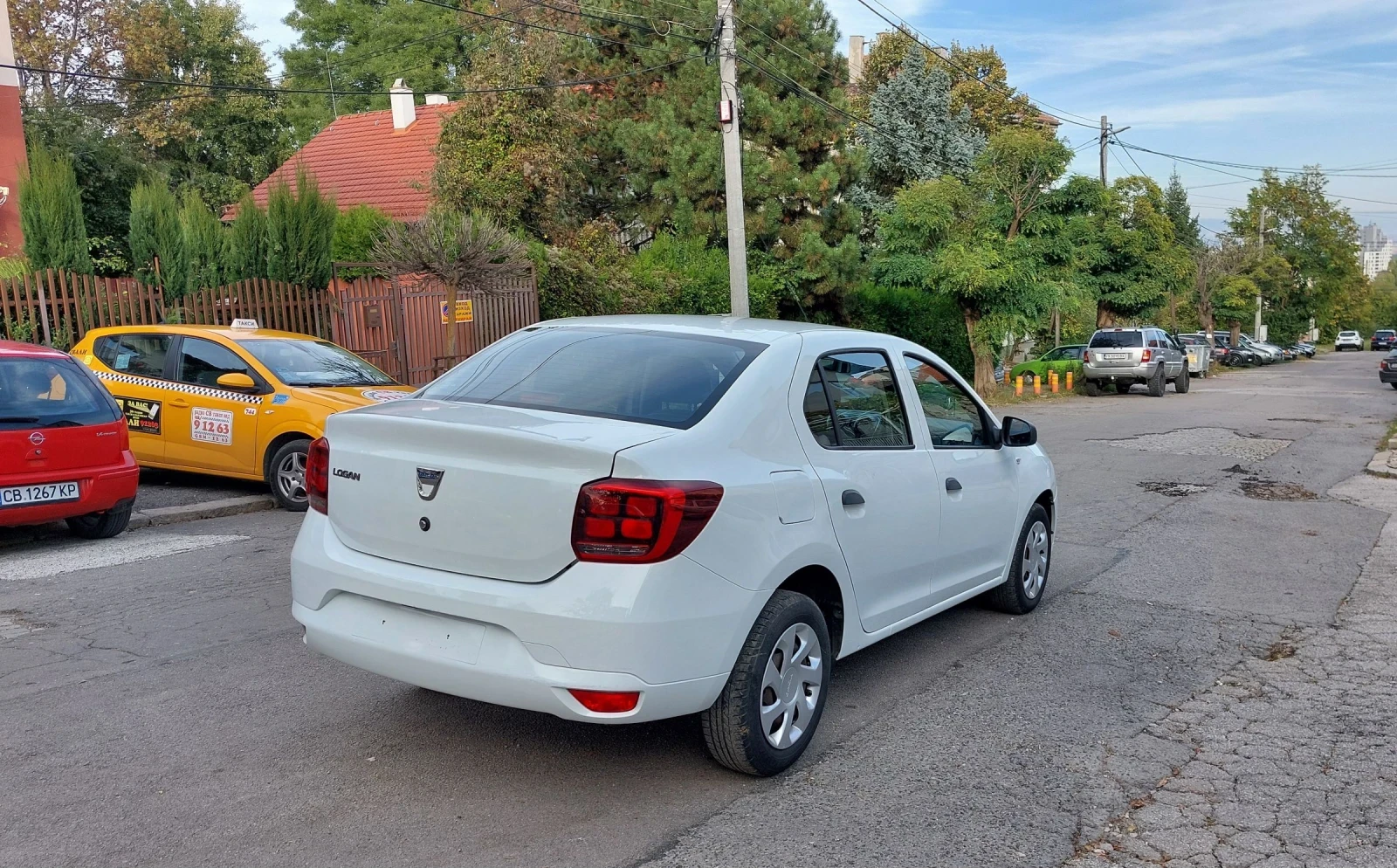 Dacia Logan 1.0i бензин 78к.с., Климатик, 40хил.км., 2020г. - изображение 4