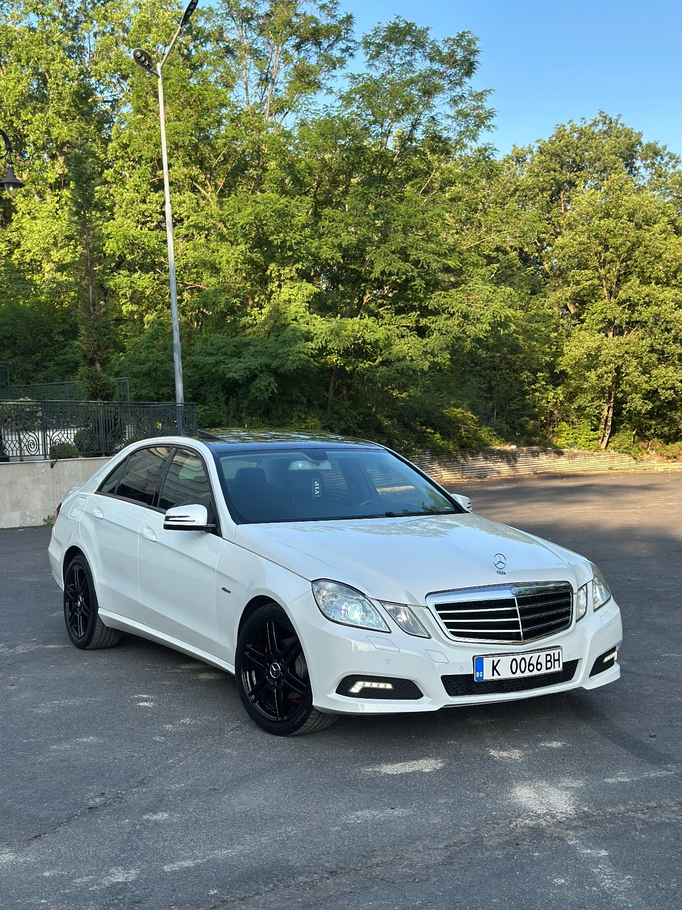 Mercedes-Benz E 220  - изображение 2