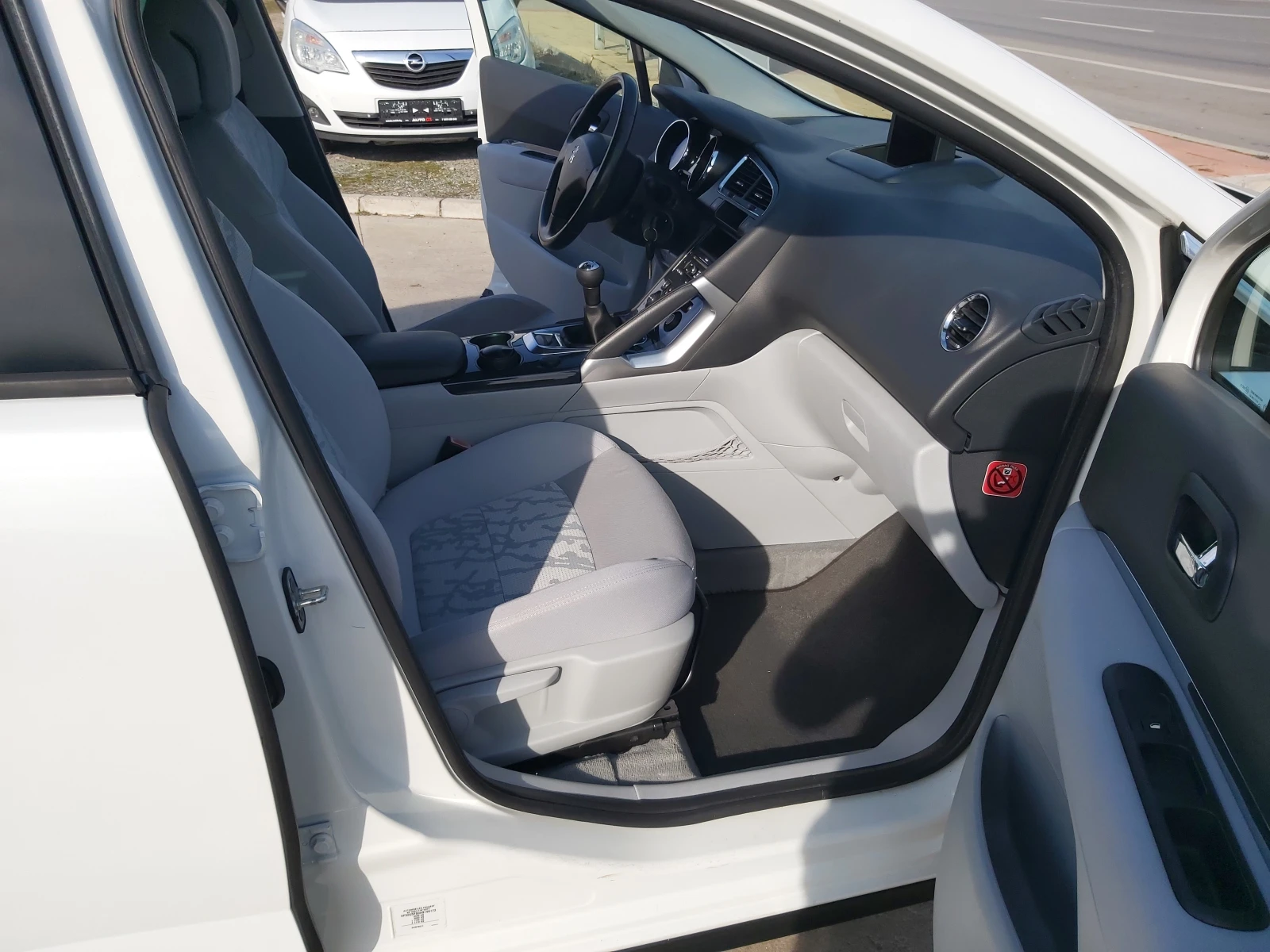 Peugeot 3008 1.6i-Euro-5A-Navi | Mobile.bg — изображение 17