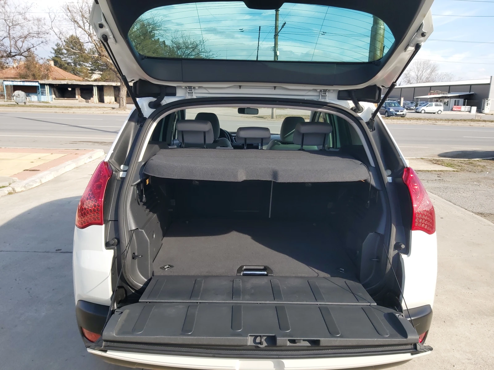 Peugeot 3008 1.6i-Euro-5A-Navi | Mobile.bg — изображение 12