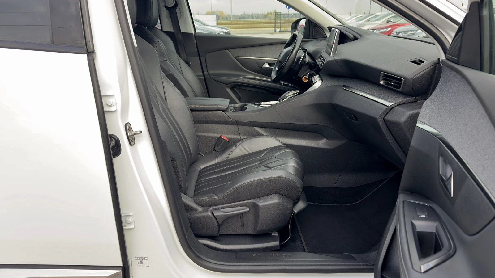 Peugeot 5008 1.6T 180.Autom.Navi Car play Camera   | Mobile.bg   12