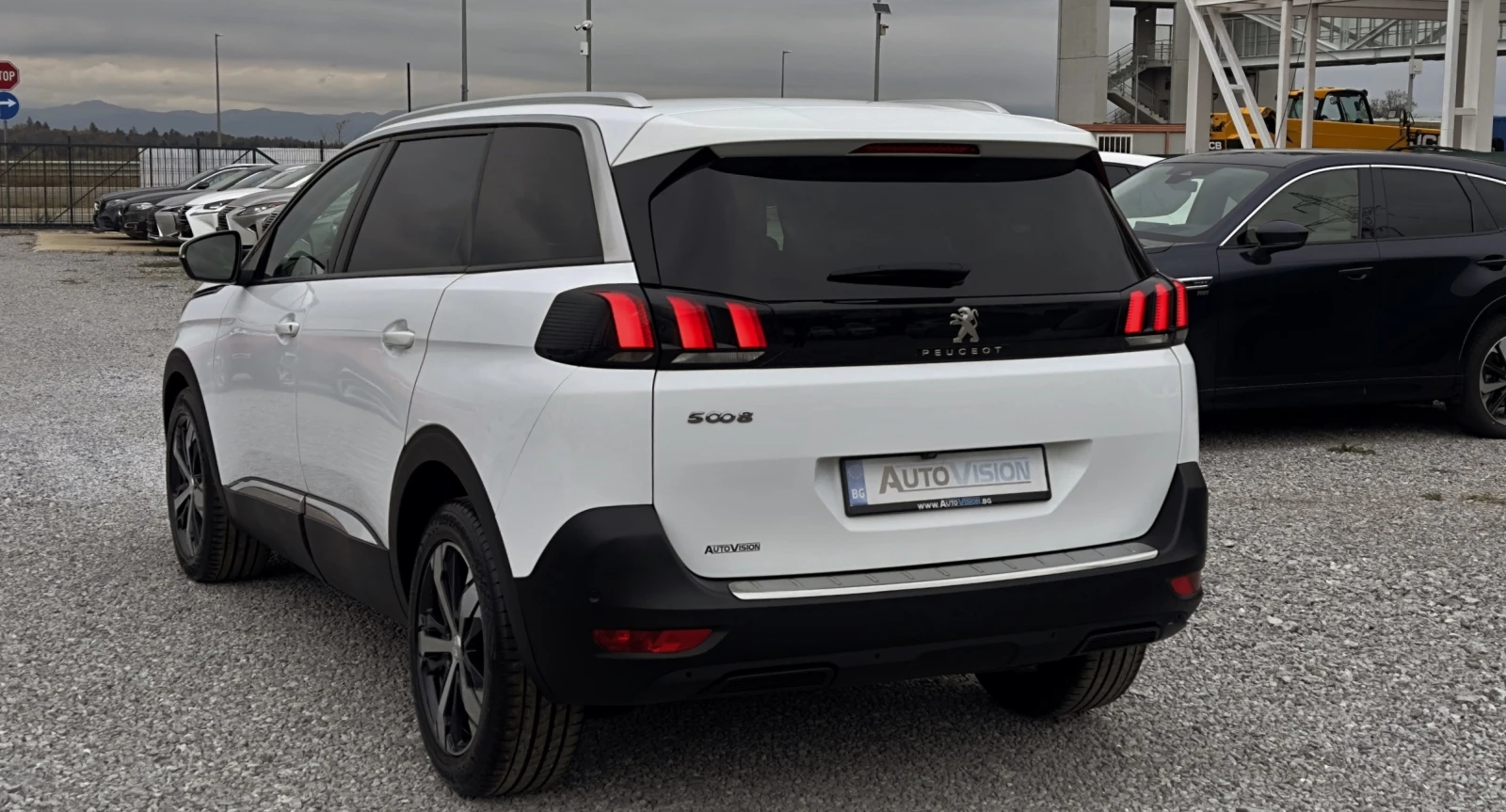 Peugeot 5008 1.6T 180.Allure Autom.Navi Car play   | Mobile.bg   4