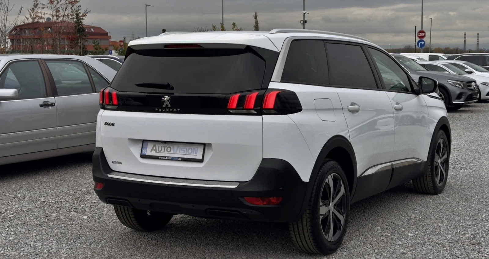 Peugeot 5008 1.6T 180.Allure Autom.Navi Car play   | Mobile.bg   2