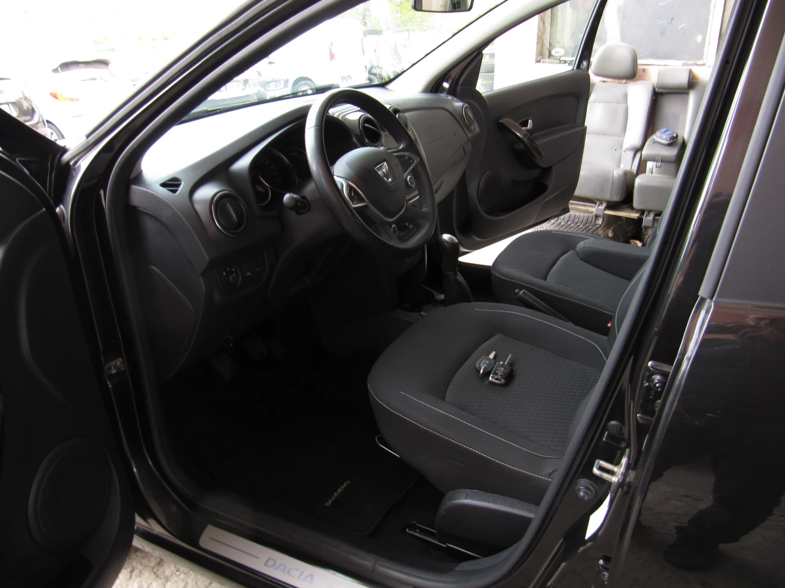 Dacia Sandero 0.9TCE LPG Фабр.газов инжекцион, снимка 9 - Автомобили и джипове - 54461225